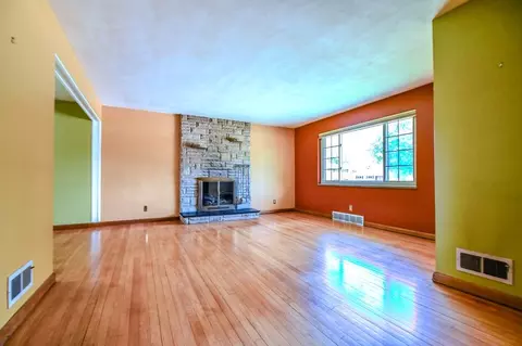 Living - 3836 Benfield Dr, Kettering, OH 45429 photo 1 of 8