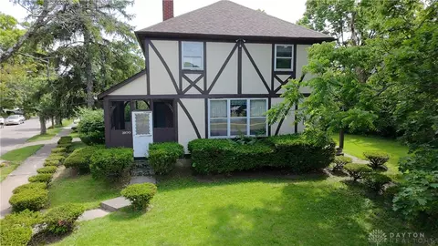 3100 Princeton Dr, Dayton, OH 45406