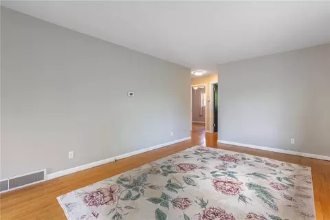 Living - 2816 Colonial Ave, Kettering, OH 45419 photo 1 of 4