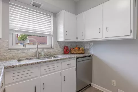 Kitchen - 2816 Colonial Ave, Kettering, OH 45419 photo 5 of 5