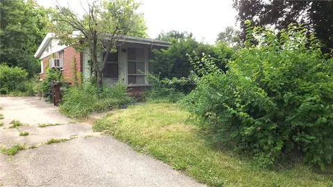 2558 La Plata Dr, Kettering, OH 45420