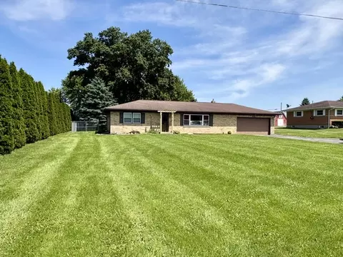 Exterior - 2648 S Burnett Rd, Springfield, OH 45505 photo 2 of 15