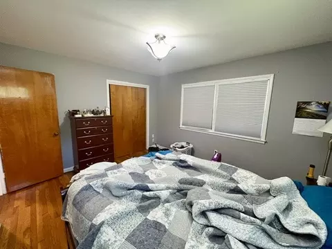 Bedroom - 2648 S Burnett Rd, Springfield, OH 45505 photo 4 of 6
