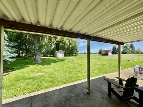 Exterior - 2648 S Burnett Rd, Springfield, OH 45505 photo 13 of 15