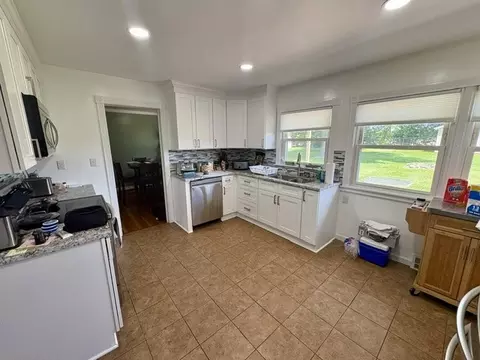 Kitchen - 2648 S Burnett Rd, Springfield, OH 45505 photo 1 of 3