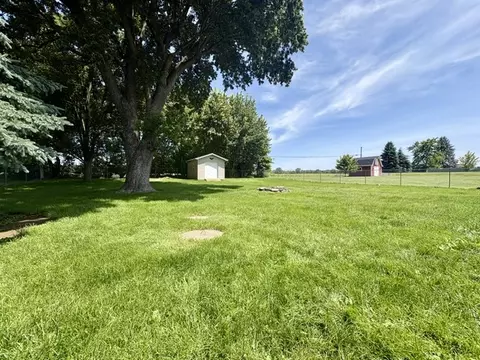 Exterior - 2648 S Burnett Rd, Springfield, OH 45505 photo 11 of 15