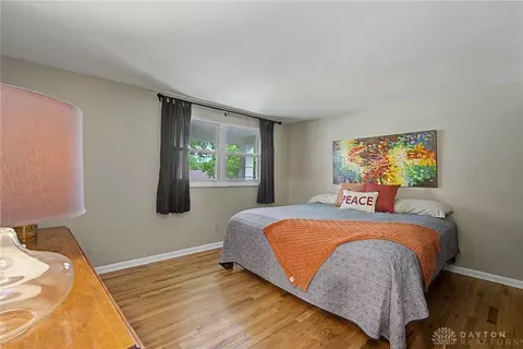 Bedroom - 846 New England Ave, Centerville, OH 45429 photo 4 of 5