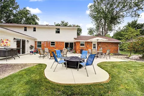Exterior - 846 New England Ave, Centerville, OH 45429 photo 7 of 10