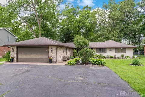 5049 W Enon Rd, Fairborn, OH 45324