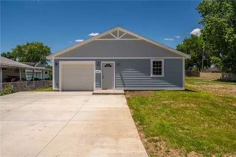 2853 Gladstone St, Moraine, OH 45439