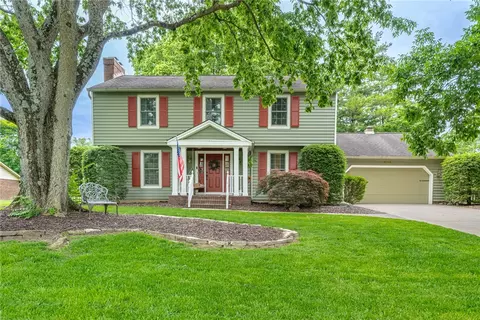 1004 Quail Run Dr, Washington Township, OH 45458