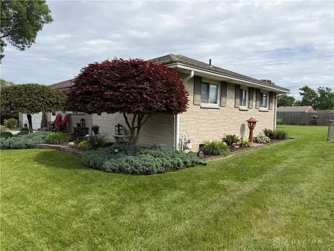 241 Mound St, Brookville, OH 45309