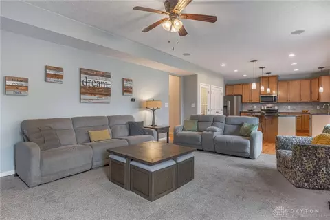Living - 1219 Artesian Ln, Fairborn, OH 45324 photo 2 of 4