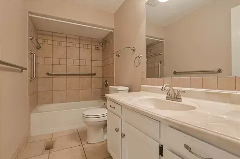 Bath - 6340 Jason Ln, Centerville, OH 45459 photo 3 of 3