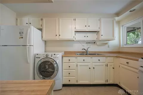 Kitchen - 3689 Elmira Dr, Kettering, OH 45439 photo 1 of 3