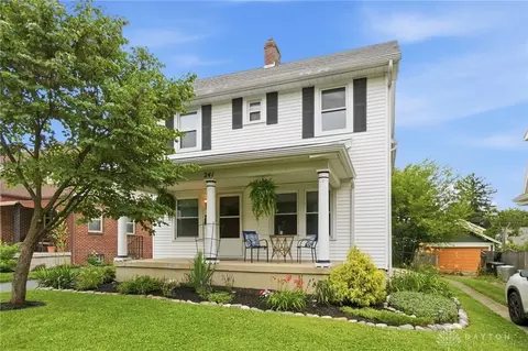 241 Orchard Dr, Oakwood, OH 45419