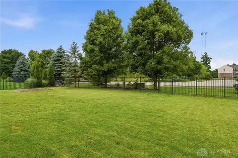 Exterior - 9415 Oak Brook Dr, Centerville, OH 45458 photo 2 of 4