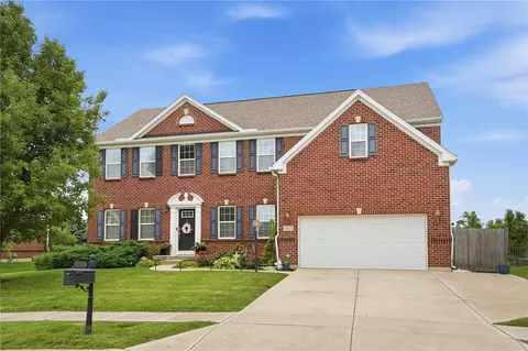 9415 Oak Brook Dr, Centerville, OH 45458