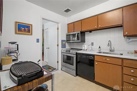 Kitchen - 2230 S Patterson Blvd #23, Kettering, OH 45409 photo 2 of 2