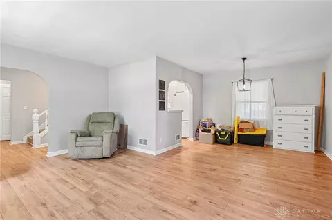 Living - 141 Napoleon Dr, Kettering, OH 45429 photo 3 of 4