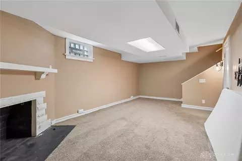 Living - 141 Napoleon Dr, Kettering, OH 45429 photo 4 of 4