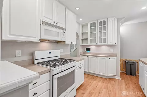 Kitchen - 141 Napoleon Dr, Kettering, OH 45429 photo 1 of 2