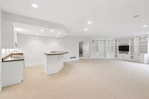 Living - 269 Rue Marseille, Kettering, OH 45429 photo 7 of 7