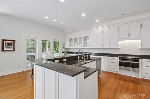 Kitchen - 269 Rue Marseille, Kettering, OH 45429 photo 1 of 4