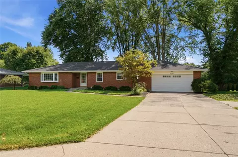 4179 W Franklin St, Bellbrook, OH 45305