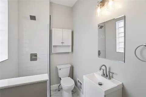 Bath - 4315 Sullivan Ave, Cincinnati, OH 45217 photo 2 of 3