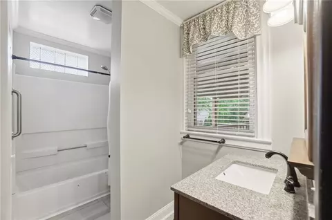 Bath - 4315 Sullivan Ave, Cincinnati, OH 45217 photo 1 of 3