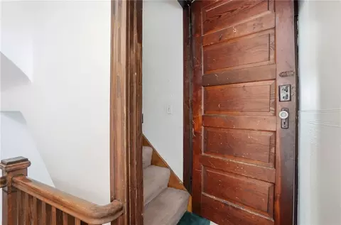 Entry Way - 4315 Sullivan Ave, Cincinnati, OH 45217 photo 5 of 6