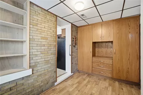 Entry Way - 4315 Sullivan Ave, Cincinnati, OH 45217 photo 3 of 6
