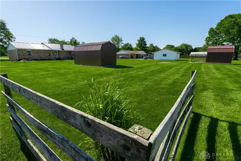 Exterior - 2561 Ballentine Pike, Springfield, OH 45502 photo 13 of 14