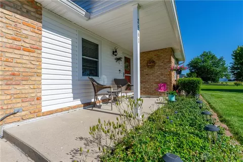 Exterior - 2561 Ballentine Pike, Springfield, OH 45502 photo 4 of 14