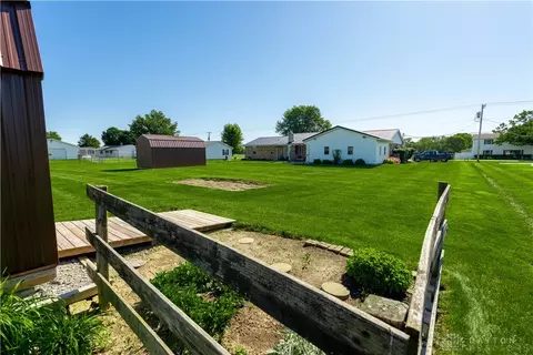 Exterior - 2561 Ballentine Pike, Springfield, OH 45502 photo 12 of 14