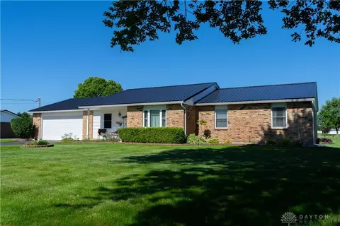 Exterior - 2561 Ballentine Pike, Springfield, OH 45502 photo 3 of 14