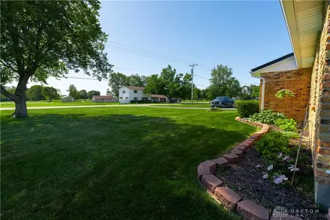 Exterior - 2561 Ballentine Pike, Springfield, OH 45502 photo 5 of 14