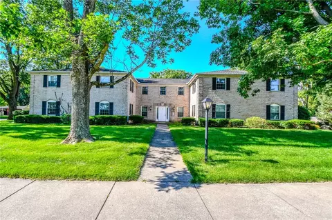290 E Alex Bell Rd, Washington Township, OH 45459