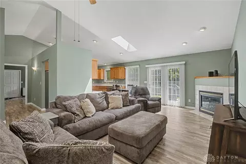 Living - 168 Warner Dr, Union, OH 45322 photo 2 of 4