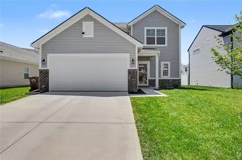 1513 Arrowhead Dr, Piqua, OH 45356