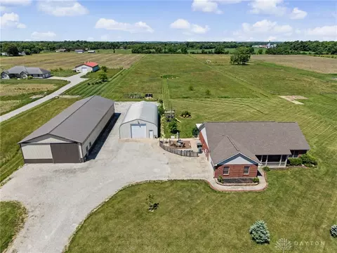 7338 Bard Rd, Tipp City, OH 45371