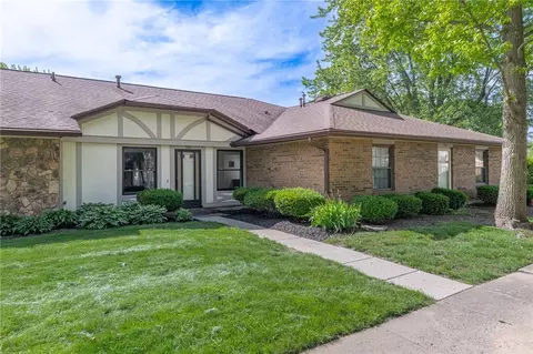 762 Pine Needles Dr, Washington Township, OH 45458