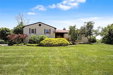 174 Marbrook Dr, Dayton, OH 45429