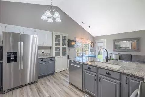 Kitchen - 114 Warner Dr, Union, OH 45322 photo 2 of 5