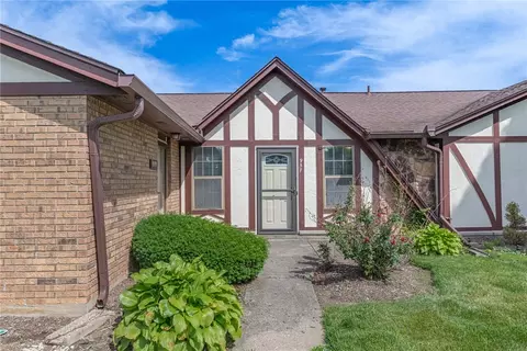 957 Pine Needles Dr, Washington Township, OH 45458