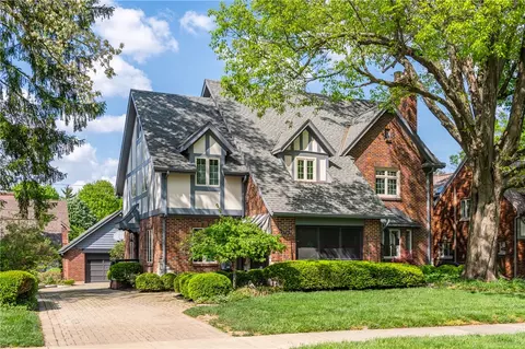 239 Spirea Dr, Oakwood, OH 45419