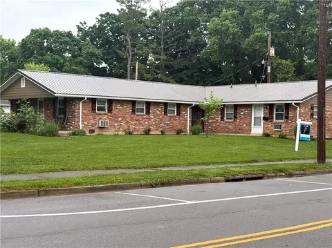 72 S Main St, Bellbrook, OH 45305