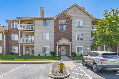 1721 Waterstone Blvd #207, Miamisburg, OH 45342