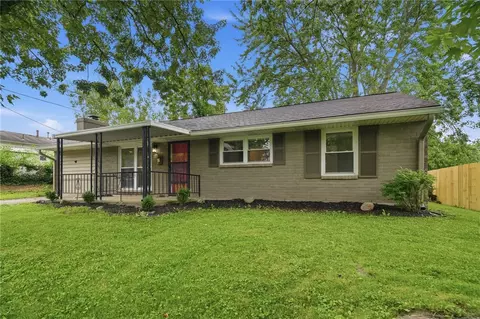 225 Beam Dr, Franklin, OH 45005